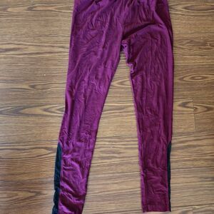 NOBO Burgundy and Black Leggings